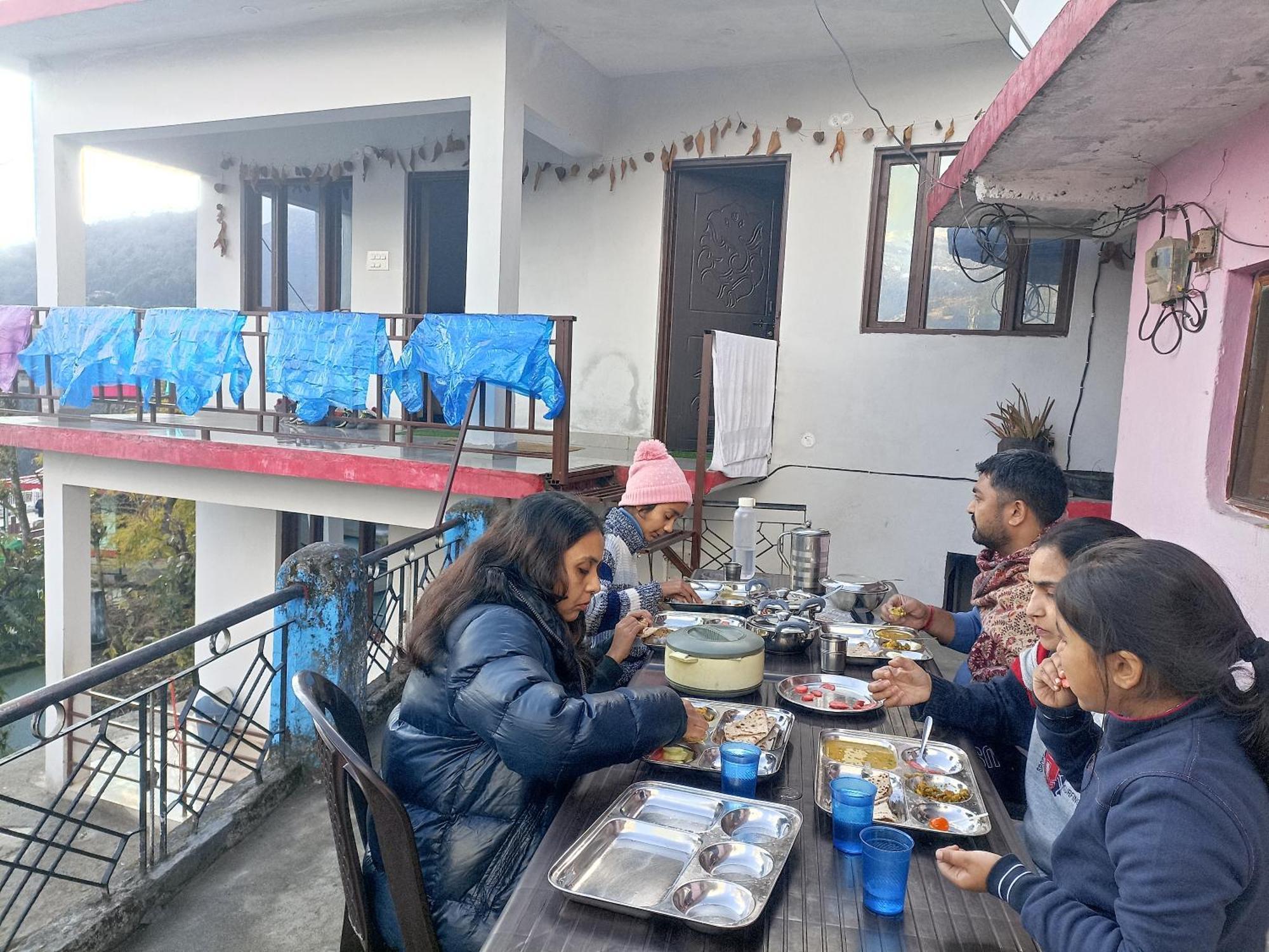 Mayur Homestay Ukhimath Exteriör bild