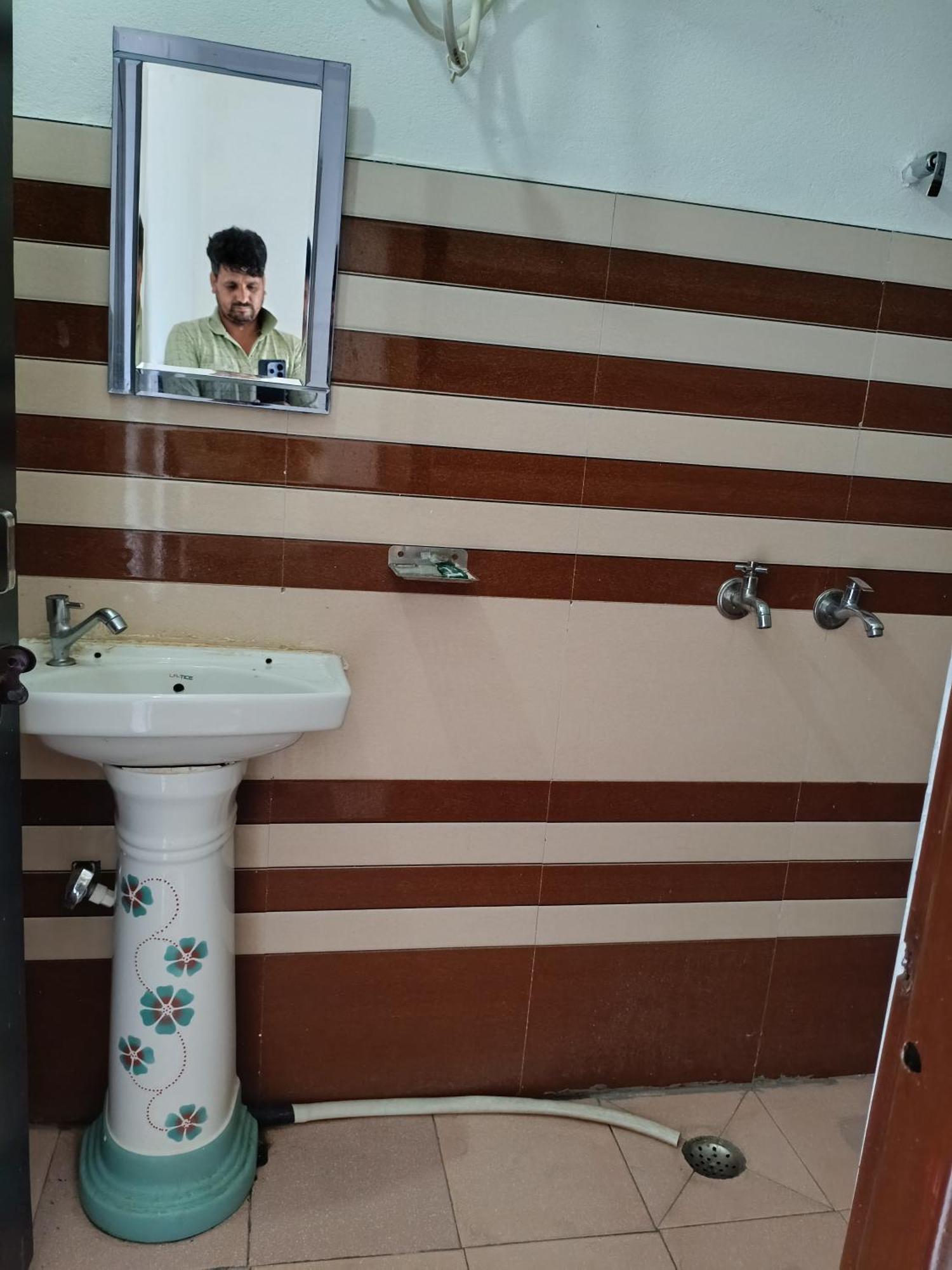 Mayur Homestay Ukhimath Exteriör bild